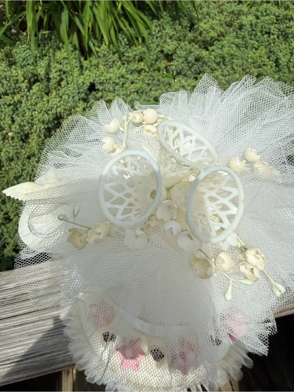 VintageClassic White & Pink Wedding Cake Topper - Elegant Bridal Party Figurine